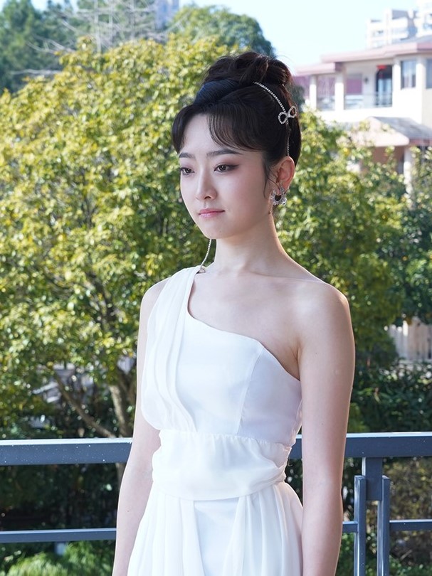 Nữ tổng tài lạnh lùng 2
