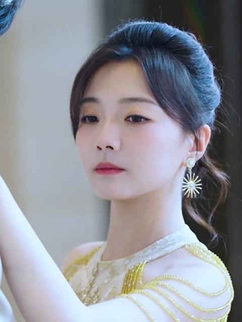 Vợ Cũ Trở Lại: Lục Tổng Ép Cưới 99 Lần